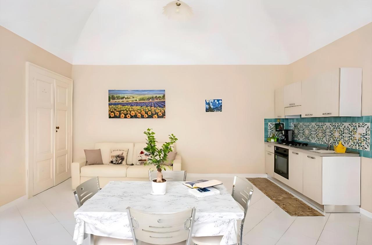 Casa Vacanza "Nonna Matilde" A Meta Di Sorrento, 600Mt Dal Mare, Casa Per 4 Exterior foto